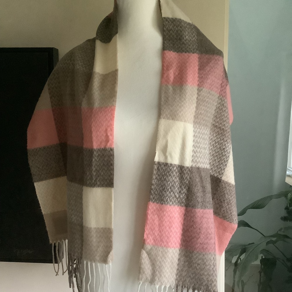 London Fog Cashmink Pink and Cream Scarf Made in Germany - Picture 2 of 12